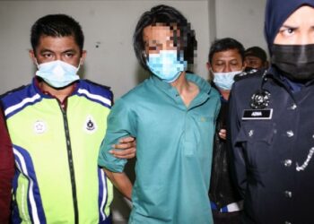 PENDAKWAH selebriti (dua dari kiri) dibawa ke Mahkamah Sesyen Shah Alam, Selangor baru-baru ini untuk menyambung tempoh tahanan reman. - UTUSAN/ZULFADHLI ZAKI