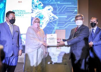 ZURAIDA Kamaruddin melancarkan DAKN 2030 di Putajaya, semalam. - – UTUSAN/FAIZ ALIF ZUBIR