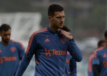 Diogo Dalot kelihatan memakai baju No. 7 dalam sesi latihan pramusim Manchester United di Perth, Australia kelmarin.