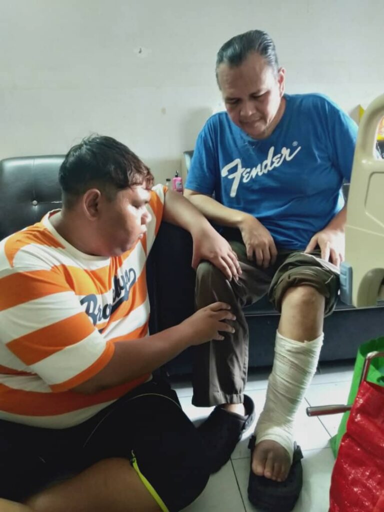 Terpijak dawai kokot berkarat, kini terlantar di rumah