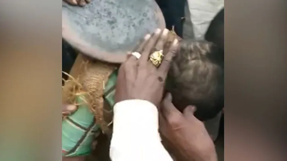 Akibat kabur dengan kekasihnya, wanita India itu diserang oleh penduduk desa