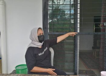 ROZINA Ahmad ketika ditemui di rumahnya di Kampung Baru Seri Aman, Kempas di Johor.