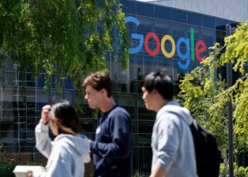 GOOGLE telah didenda kerana memonopoli pasaran Korea Selatan. – AFP