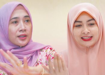 Khaidhirah Abu Zahar, (kiri) dan Young Syefura Othman.