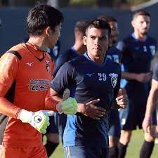Penjaga gol Jepun, Shuichi Gonda dan Safawi Rasid ketika bersama dalam pasukan Portimonense S.C pada 2020