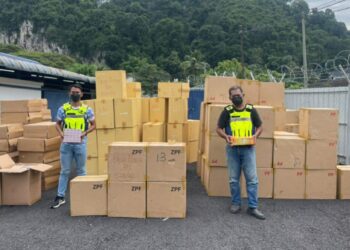 ROKOK seludup yang dirampas dalam Op Kontraban di sebuah rumah tanpa penghuni di Pasir Puteh, Ipoh semalam. - UTUSAN/IHSAN PPM