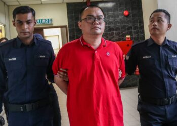 SEORANG pengarah syarikat, Choo Peng Hoong, 41,mengaku tidak bersalah di Mahkamah Sesyen Butterworth, Pulau Pinang hari ini atas sembilan pertuduhan pengubahan wang haram membabitkan jumlah keseluruhan RM1.2 juta. - Pix: IQBAL HAMDAN