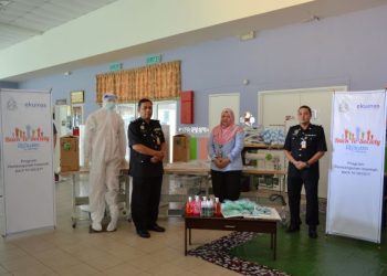 Majlis penyerahan bantuan set kelengkapan Pelindung Diri (PPE) Ekuinas kepada wakil Jabatan Penjara Melaka untuk membantu barisan hadapan dalam menentang wabak Covid-19.