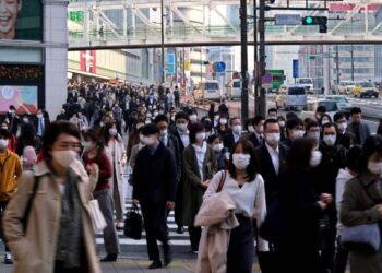 KOS sara hidup yang kian meningkat memberikan bebanan kepada golongan pekerja di Tokyo.-AFP