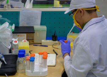 LEMBAGA Biologi Molekul (LBM) Eijkman menyasarkan vaksin Merah Putih dapat diedar untuk kegunaan awam pada Disember 2021. - AFP