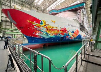 KAPAL persiaran Global Dream disimpan di Wismar, Jerman.-AFP