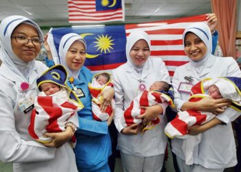 KERAJAAN terus memberi tumpuan kepada golongan rakyat yang memerlukan bantuan termasuk dalam bidang kesihatan.