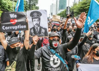 LEBIH baik SPRM diberi peluang dan ruang untuk menyempurnakan dapatan siasatan mereka membabitkan apa sahaja kes tanpa ada ugutan liar. – GAMBAR HIASAN/AFIQ RAZALI