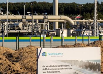 SALURAN paip Force 2 bakal menggantikan Nord Stream 2 yang membekalkan gas ke Eropah. - AFP