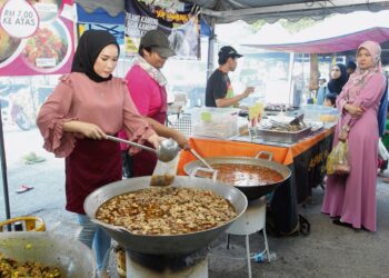 PROGRAM  keusahawanan yang direka khusus bagi meringankan bebanan ibu tunggal perlu diwujudkan bagi membolehkan mereka keluar daripada kepompong kemiskinan sekali gus menyumbang kepada pembangunan negara. – GAMBAR HIASAN