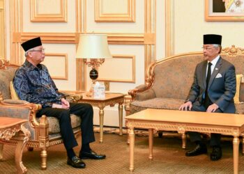 SYARAT yang ditetapkan oleh Perlembagaan Persekutuan untuk Yang di-Pertuan Agong melantik Perdana Menteri adalah mendapat kepercayaan majoriti ahli Parlimen dan ia tidak menyatakan syarat kaum atau agama. – IHSAN ISTANA NEGARA