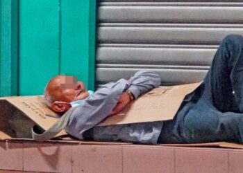 TIDUR yang cukup membolehkan badan membaik pulih sel-sel dan otot-otot kita. –  UTUSAN/AMIR KHALID