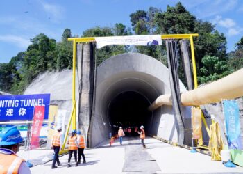 PROJEK Laluan Rel Pantai Timur (ECRL) boleh menjadi pemangkin pembangunan daerah Maran dan Temerloh di Pahang. – UTUSAN/FAUZI BAHARUDIN