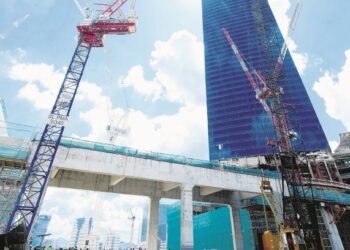 SEKTOR pembinaan merupakan industri yang kerap mengamalkan rasuah dalam menjayakan sesuatu projek. - GAMBAR HIASAN