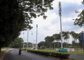 LANGKAH kerajaan mengumumkan entiti baharu dalam menyediakan rangkaian 5G selain Digital Nasional Berhad (DNB) dikhuatiri akan turut mewujudkan monopoli. – UTUSAN/FAISOL MUSTAFA