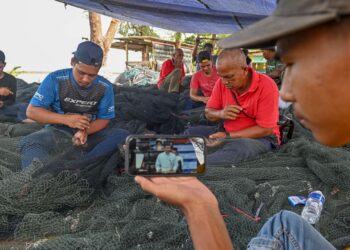 RAKYAT marhaen mengharapkan sesuatu yang lebih daripada Anwar Ibrahim ketika beliau membentangkan Belanjawan 2023 pada 24 Februari lalu. – GAMBAR HIASAN/PUQTRA HAIRRY
