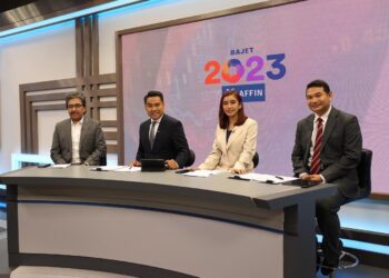 JOHARI Abdul Ghani (kiri) dan Rafizi Ramli (kanan) ketika menjadi panel bagi mengupas isu berkaitan Bajet 2023 pada 7 Oktober lalu. – IHSAN TV3