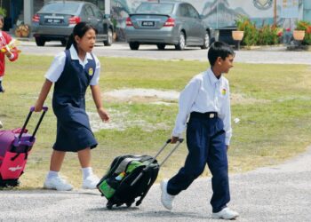 ISU beg berat masih belum dapat ditangani sepenuhnya walaupun kerajaan telah banyak kali berubah. – GAMBAR HIASAN