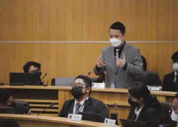 PARA mahasiswa perlu  melengkapkan diri dengan pelbagai  kemahiran insaniah seperti keupayaan berkomunikasi dengan baik. – IHSAN PEMBACA