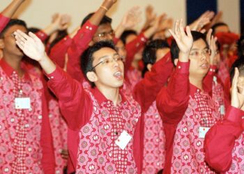 SEBANYAK tiga kali ganda jumlah permohonan diterima untuk memasuki universiti awam berbanding penawaran tempat.