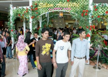 TIDAK cukup lagikah 500,000 pekerja Bangladesh untuk mengisi jawatan kosong di negara kita?