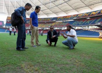 ISU padang Stadium Nasional Bukit Jalil menjadi ‘sawah’ perlu diselesaikan secepat mungkin.