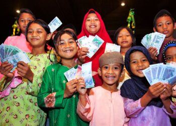 MEMBERI duit raya pada setiap 1 Syawal adalah amalan biasa umat Islam di Malaysia.