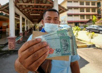 NILAI sebanyak RM100 adalah besar bagi sesetengah golongan. – GAMBAR HIASAN/MUHAMAD IQBAL ROSLI