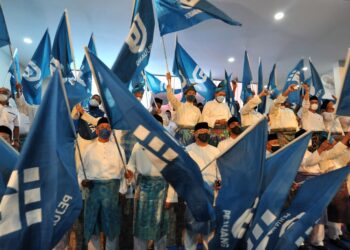 ADAKAH dasar politik wibawa, berprinsip dan bersih bukan lagi menjadi keutamaan agenda Pejuang? – GAMBAR HIASAN/RAJA JAAFAR ALI