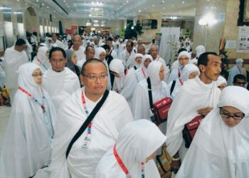 PENTING sekali rakyat Malaysia mengikuti prosedur yang betul apabila mahu melakukan ibadah haji di tanah suci. – GAMBAR HIASAN