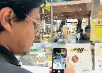 SETIAP individu perlu mempunyai daya literasi media sosial yang tinggi dan mampu menyaring sesebuah isu dengan baik sebelum berkongsi kepada orang lain. – GAMBAR HIASAN