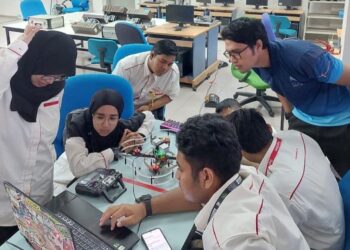 PROSES pembelajaran di institusi pengajian
tinggi (IPT) umpama simulasi dan realitinya
adalah menerusi dunia pekerjaan sebenar.
– IHSAN PEMBACA