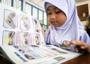 BANYAK kelebihan menguasai bahasa Mandarin yang digunakan secara meluas di seluruh dunia.