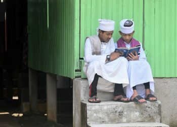 ANTARA amalan yang disunatkan ketika berpuasa adalah memperbanyak bacaan al-Quran.