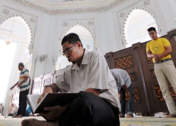 AMBILLAH kesempatan sepanjang Ramadan dengan membaca dan memahami makna ayat-ayat al-Quran.