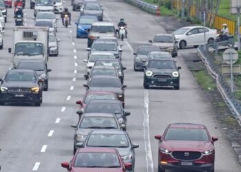 KES pelanggaran peraturan jalan raya semakin menjadi-jadi termasuk memotong menggunakan lorong kecemasan. – UTUSAN/MUHAMAD IQBAL ROSLI