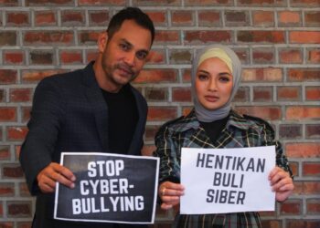 UNDANG-UNDANG mentakrifkan buli siber sebagai gangguan atau ugutan yang berlaku melalui komunikasi elektronik. – UTUSAN/FAISOL MUSTAFA