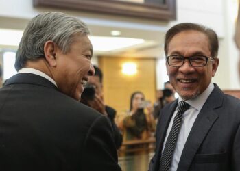 GABUNGAN parti-parti politik baharu yang dipimpin Anwar Ibrahim dan Datuk Seri Dr. Ahmad Zahid Hamidi perlu diwujudkan.