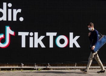 GARIS panduan komuniti TikTok tidak membenarkan sesiapa sahaja mengeksploitasi platform itu untuk mengambil kesempatan. – AFP
