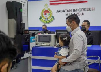 JIKALAU perkhidmatan awam ingin terus relevan, ia perlu berubah. – GAMBAR HIASAN