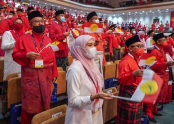 SEPERTI parti-parti lain, tujuan asal penubuhan UMNO adalah untuk memperjuangkan hak rakyat dan mewujudkan negara lebih baik. – UTUSAN/AMIR KHALID