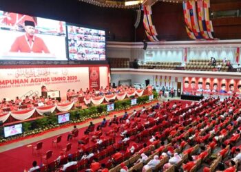 AHMAD Zahid Hamidi berucap pada majlis perasmian Perhimpunan Agung UMNO 2020 di Dewan Merdeka, Pusat Dagangan Dunia Kuala Lumpur pada 28 Mac 2021.