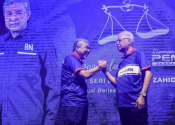 PEMBUBARAN Parlimen pada 10 Oktober lalu tiada kaitan dengan desakan Ahmad Zahid Hamidi supaya PRU15 disegerakan. – UTUSAN/AFIQ RAZALI