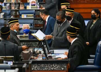 Suasana dalam Dewan Rakyat selepas selesai pengundian RUU SOSMA pada Rabu lalu. - IHSAN JABATAN PENERANGAN