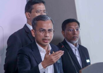 FAHMI Fadzil dalam sidang akhbar di KKD, Putrajaya. - UTUSAN/FAISOL MUSTAFA